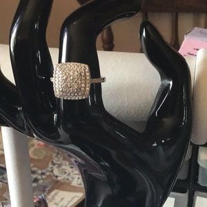 Beautiful 3ctw bright cz and sterling silver ring